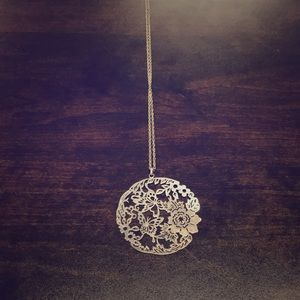 BEAUTIFUL SILVER NECKLACE with SPRING ETCHING